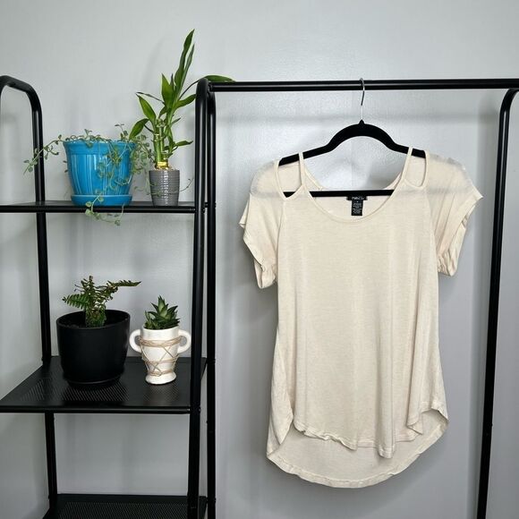 Rue 21 Cream Cold-Shoulder Cut Top - Picture 1 of 3